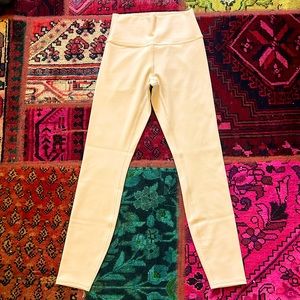 NWOT Alo 7/8 High-Waist Airlift Leggings, Size Small